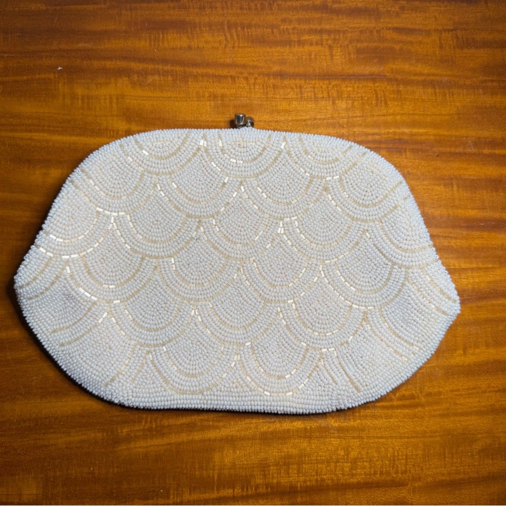 Vintage Art Deco Ivory Beaded Clutch